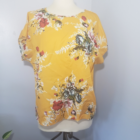 SHEIN Tops - Yellow Floral Print Blouse Size XL